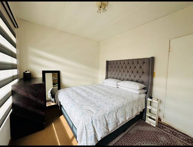 2 BEDROOM TOWNHOUSE FOR SALE IN MEREDALE
